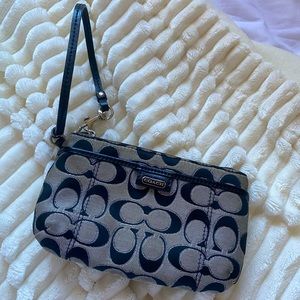 COACH |  Vintage Authentic Grey and Black Wristlet